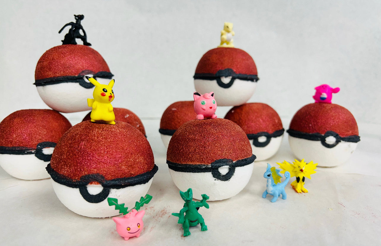 Pokémon bath bombs w/ toy!