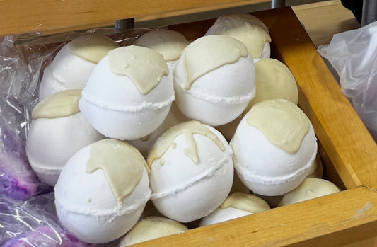 CBDQueen Bath Bomb - Coconut Cream 🥥