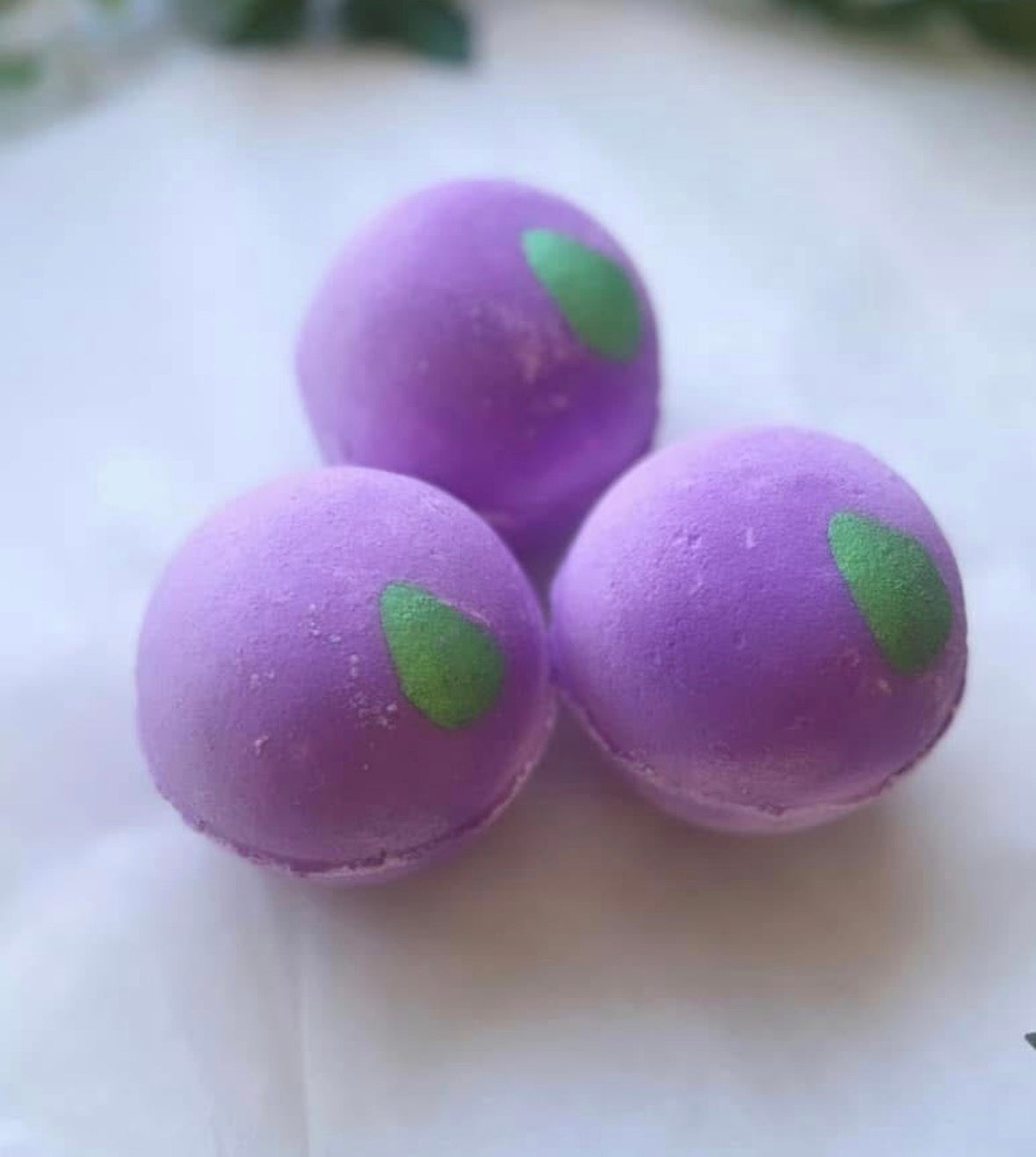 CBDQueen™️ Bath Bomb - Sparkling Plum ✨