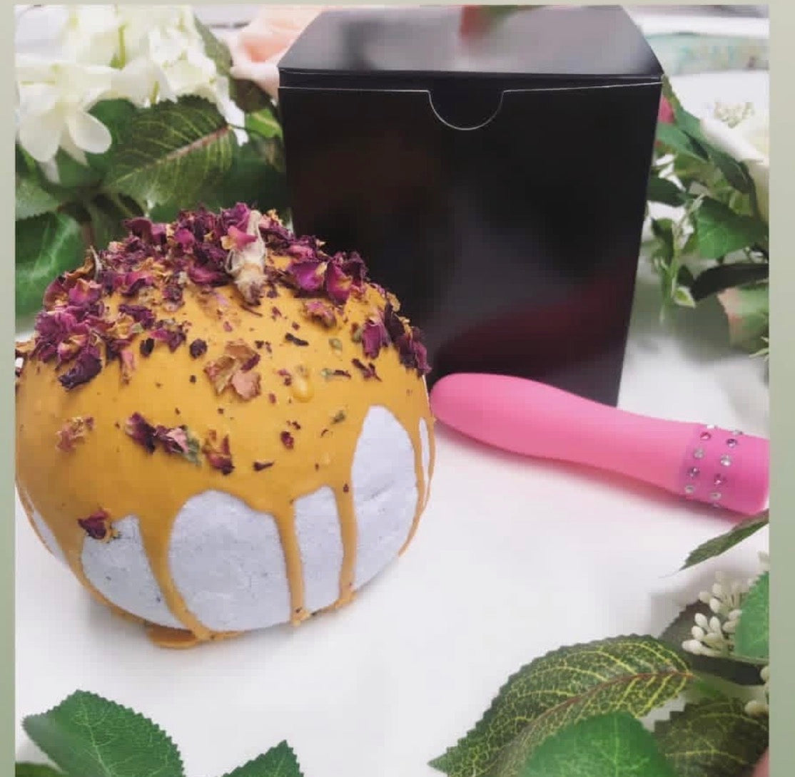 CBDQueen™️ S E X B O M B  w/ vibe